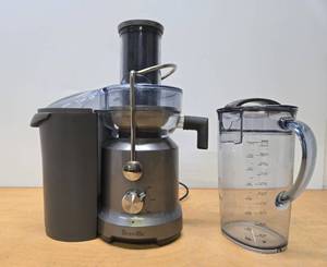 lot 129 image: Quality Working BREVILLE Centrifugal Juicer Model BJE430
