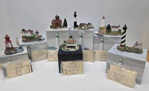 lot 120 image: Large Group of Mint in Box HARBOUR LIGHTS Lighthouse Sets 