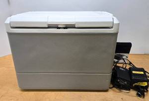 lot 122 image: Very Good Working COLEMAN Electric Cooler