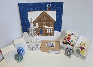 lot 189 image: Very Nice Estate Lot of Mint in Box or New Christmas Items