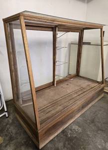 lot 192 image: Antique General Store Display Case (AS IS)