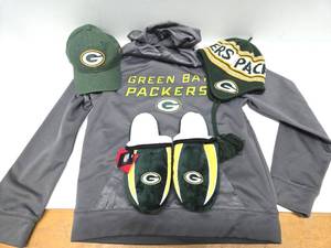 lot 225 image: Nice Clean New & Like New GREEN BAY PACKERS Sweatshirt, Hats Slippers etc