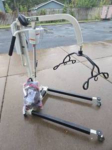 lot 72 image: Like-New Working HOYER Homecare Hydraulic Lift