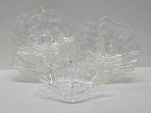 lot 268 image: Large Group of Vintage PlasticAcrylic Shell Bowls 