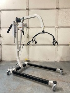 lot 72 image: Like-New Working HOYER Homecare Hydraulic Lift