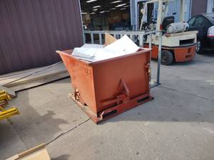 lot 44 image: KC Self-Dumping Hopper...