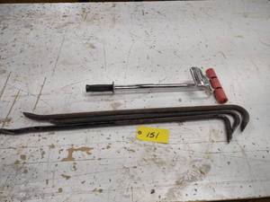 lot 151 image: (3) Crow Bars & Laminate Roller...