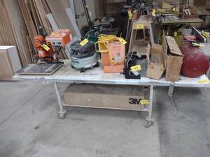 lot 213 image: Shop Cart, 103x30...