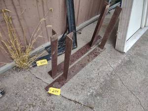 lot 299 image: (2) Wall Mount Rack Brackets, 38x2...