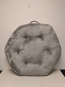lot 98 image: KIRKLAND SIGNATURE HEX LARGE PET BED (TAN)
