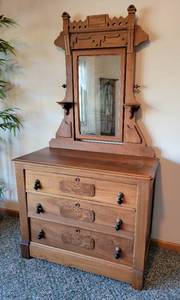 lot 15 image: Antique Spoon Carved Walnut Dresser with Mirror