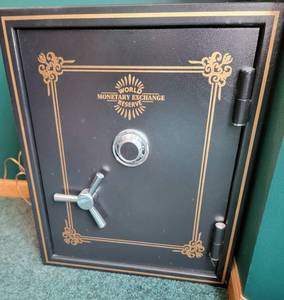 lot 25 image: World Reserve Monetary Exchange Floor Safe