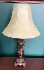 lot 106 image: Petite Ornate Pedestal Table Lamp