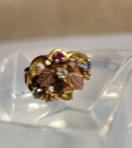 lot 45 image: 10k BHG Black Hills Gold Jeweled Ring  4g, Sz 6
