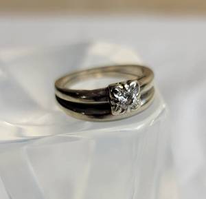 lot 48 image: Vintage Diamond Solitare 14k Ring Wedding Set  4g, Sz 6