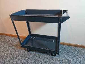 lot 200 image: Sheetmetal Industrial Cart