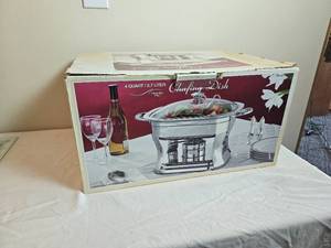 lot 202 image: 4 quart Chafing Dish