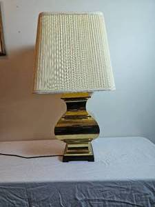 lot 134 image: Vintage Italian Regency Brass Table Lamp