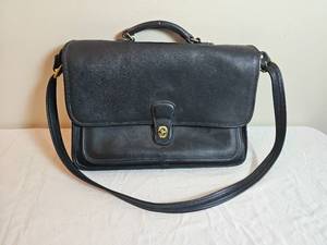 lot 51 image: Coach J4k-5160 Messenger Bag