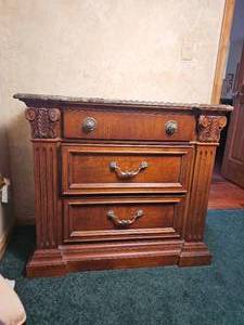 lot 7 image: Stanley Furniture Neoclassical Sideboard with marble Surface Top