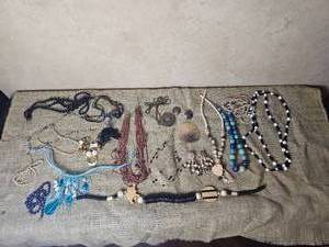lot 50A image: Costume Jewelry Group Bobbles & Necklaces