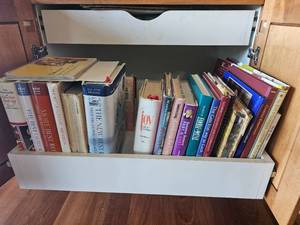 lot 213 image: Household Cookbook Bundle