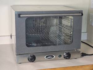 lot 81 image: Cadco UNOX Mini Roberta Electric Convection Oven - OV-250