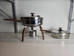 lot 254 image: Vintage MCM Fondue Set