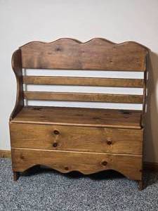 lot 250 image: Gorgeous Vintage Oak Storage Bench