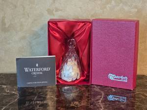 lot 87 image: Delicate Waterford Fine Crystal Dinner Bell