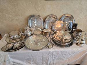lot 234 image: Sparkling Vintage Silver Plate Entertaining Serviceware Collection