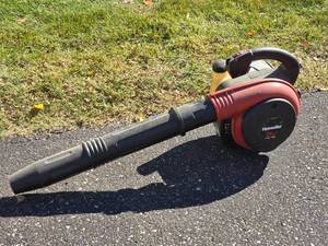 lot 230 image: Homelite ZR Series Lawn Blower - Z25MHV