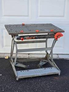 lot 228 image: Black & Decker Workmate 425 Mobile Workbench