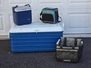 lot 226 image: Tailgaters Cooler Collection - (4)