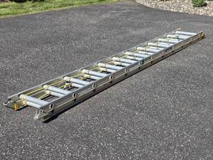 lot 223 image: Werner 24 Extension Ladder - D1224-2