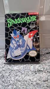 lot 6 image: Shadowgate NES Game with Box and Manual - Untested