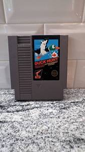 lot 20 image: Untested Nintendo Duck Hunt NES Game Cartridge