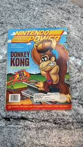 lot 122 image: Nintendo Power Magazine Donkey Kong Game Boy Issue Used