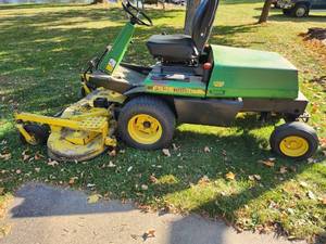 lot 9 image: John Deere F935 Commercial Front Mower with 60 Inch Deck