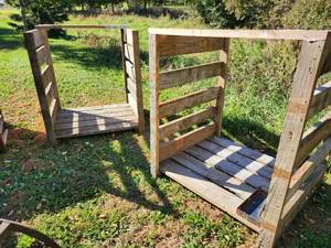 lot 33 image: Set of 2 Wooden Storage or Firewood Racks