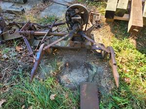 lot 41 image: Vintage Sickle Bar Mower Farm Implement