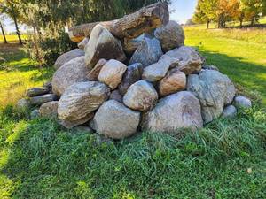 lot 51 image: Large Collection of Fieldstone boulder