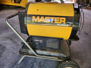 lot 59 image: Master 70,000 BTU Portable Forced Air Heater 70-SS-A