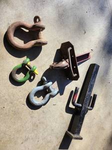 lot 60 image: Group of Heavy Duty Shackles and Hitch Attachments