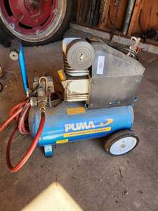 lot 64 image: Puma Professional Air Compressor with Hoses