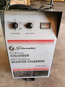lot 68 image: Schumacher SE-4020 1040 AMP Battery Charger and 100200 AMP Starter Charger