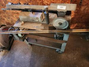 lot 84 image: Sears 101.2290 Metal Cutting Bandsaw on Mobile Stand