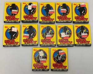 lot 10 image: Vintage Topps DICK TRACY Wax Packs (Sealed)