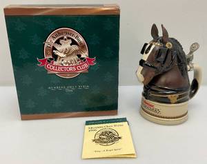 lot 16 image: 1996 Members Only Anheuser Busch Collectors Club Stein King-A Regal Sprirt (NIB)