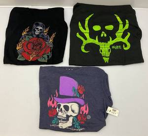 lot 29 image: Size Large Graphic Tees (One New With Tag)